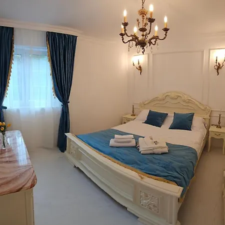 Phoenix Nest Elegant 2-bedroom Self Check-in Near Port & Old Town *