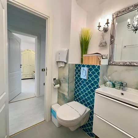 Phoenix Nest Elegant 2-bedroom Self Check-in Near Port & Old Town * コンスタンツァ