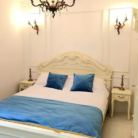 Phoenix Nest Elegant 2-bedroom Self Check-in Near Port & Old Town アパート コンスタンツァ