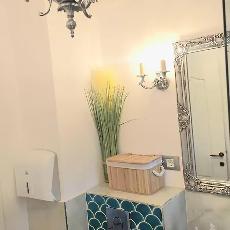 Phoenix Nest Elegant 2-bedroom Self Check-in Near Port & Old Town アパート