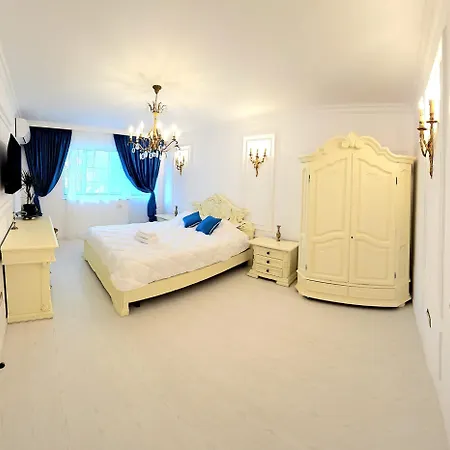 Phoenix Nest Elegant 2-bedroom Self Check-in Near Port & Old Town アパート