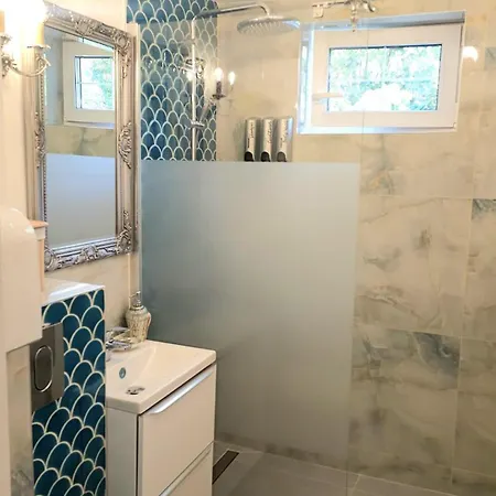 アパート Phoenix Nest Elegant 2-bedroom Self Check-in Near Port & Old Town コンスタンツァ