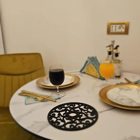 Phoenix Nest Elegant 2-bedroom Self Check-in Near Port & Old Town * コンスタンツァ