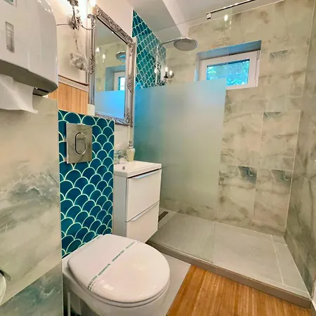 Phoenix Nest Elegant 2-bedroom Self Check-in Near Port & Old Town アパート