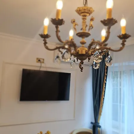 Phoenix Nest Elegant 2-bedroom Self Check-in Near Port & Old Town アパート コンスタンツァ