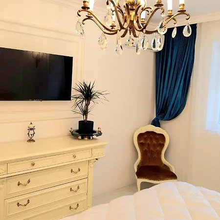 アパート Phoenix Nest Elegant 2-bedroom Self Check-in Near Port & Old Town コンスタンツァ