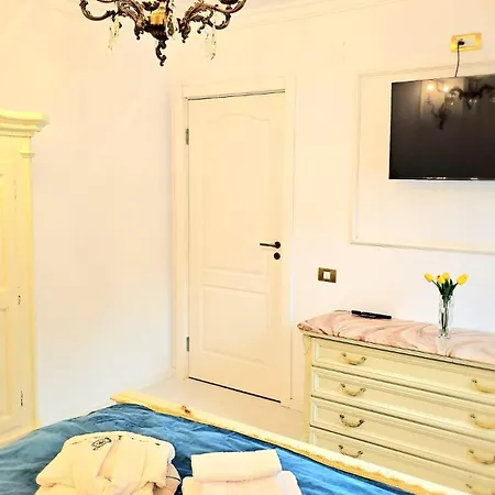 Phoenix Nest Elegant 2-bedroom Self Check-in Near Port & Old Town * コンスタンツァ